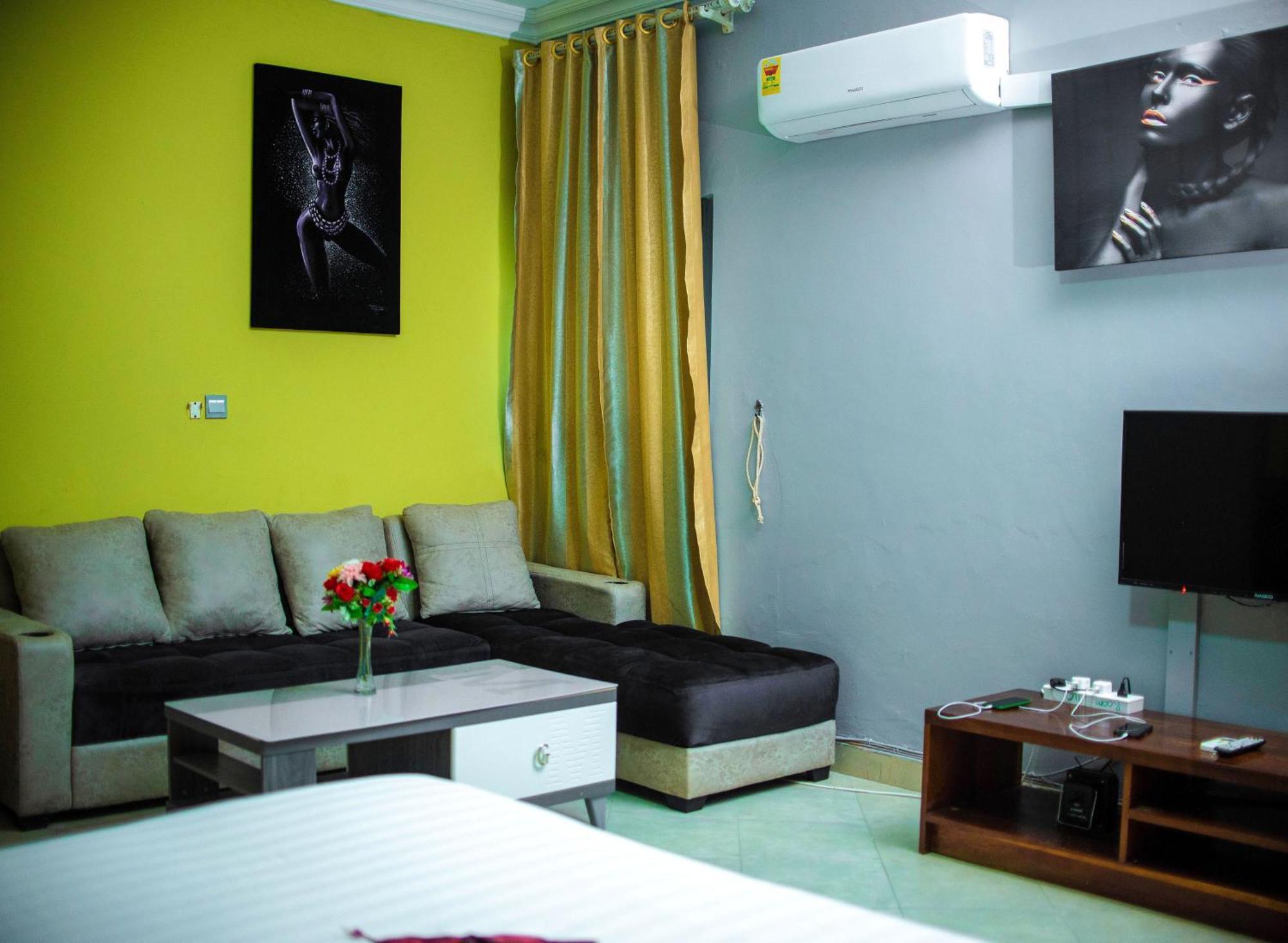 Triple Hill Hotel Weija Exterior foto