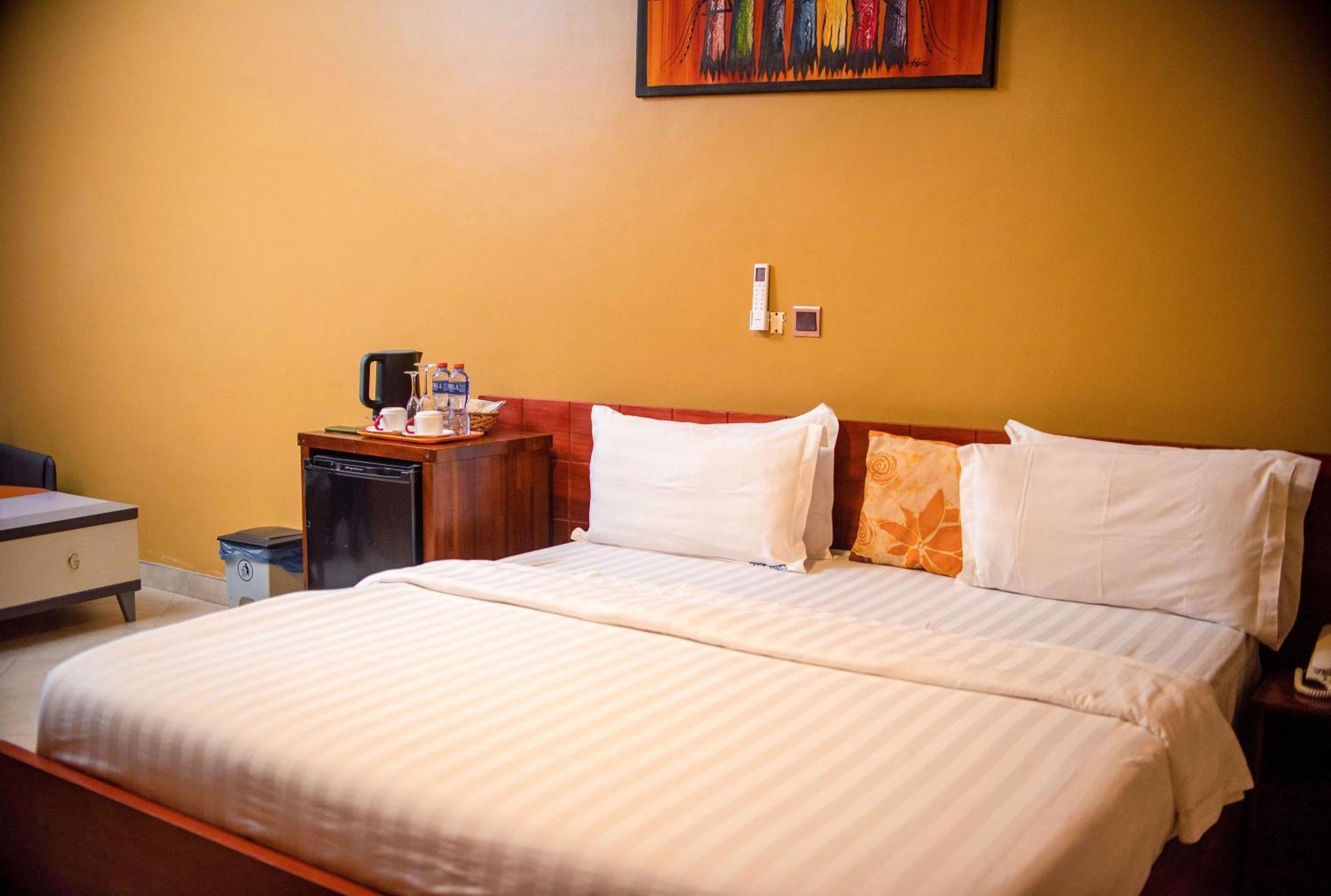 Triple Hill Hotel Weija Exterior foto